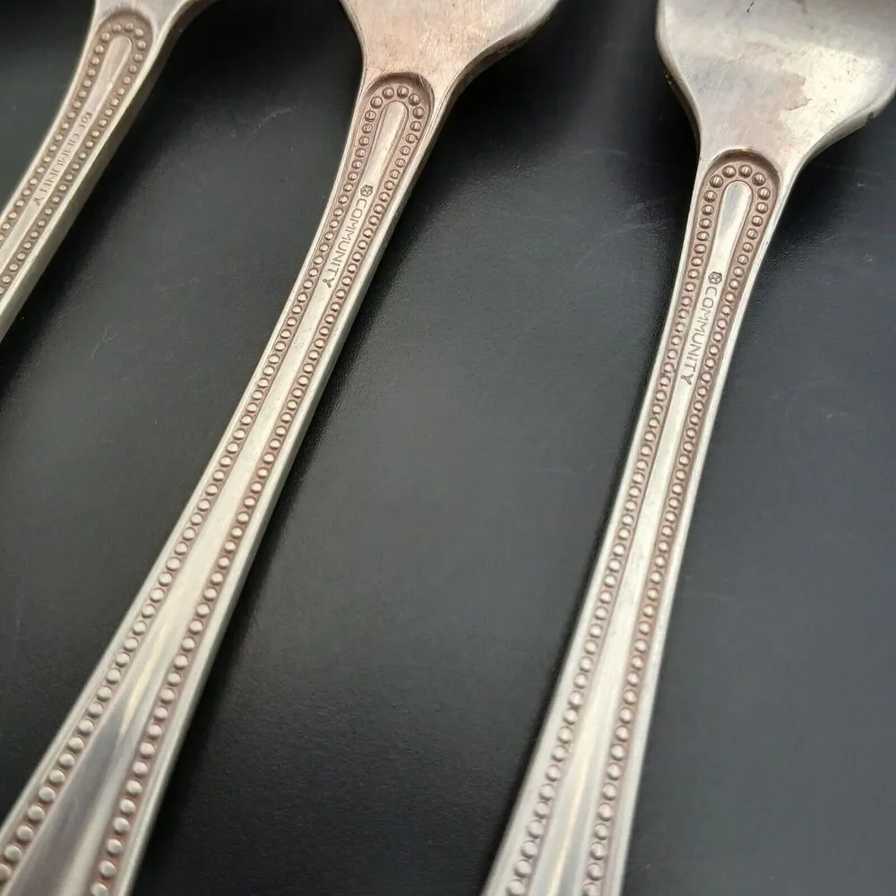 4 Oneida NEEDLEPOINT Beaded Artistry Stainless 1881 Rogers Ltd Salad Forks
